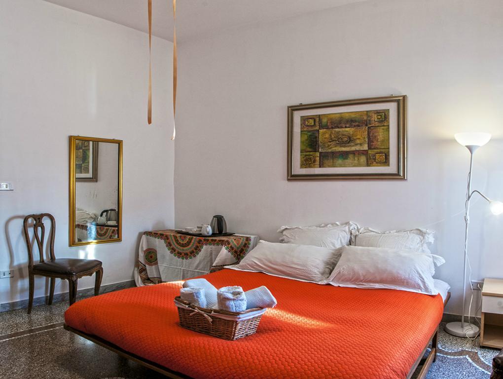 Rosy'S Hotel Napels Buitenkant foto