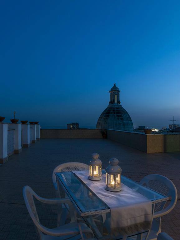 Rosy'S Hotel Napels Buitenkant foto