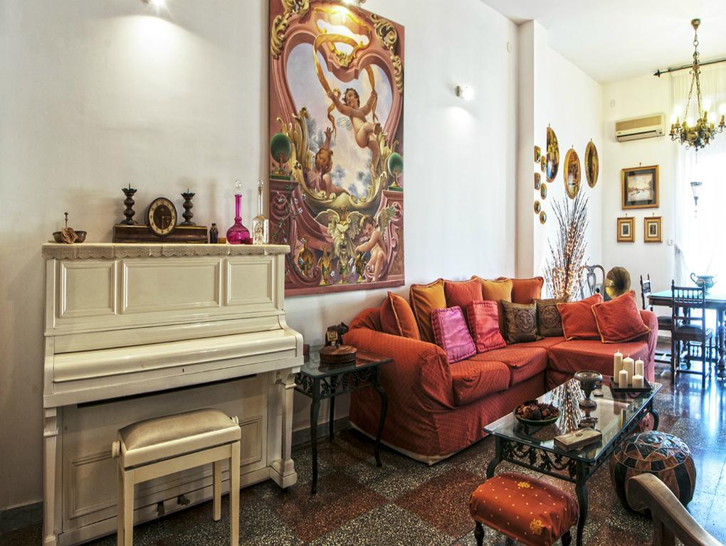 Rosy'S Hotel Napels Buitenkant foto